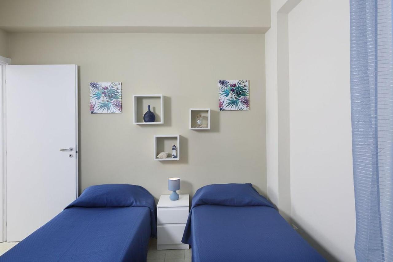 Il Cavalluccio Marino Apartment ซานตาเทเรซา ดี รีวา ภายนอก รูปภาพ