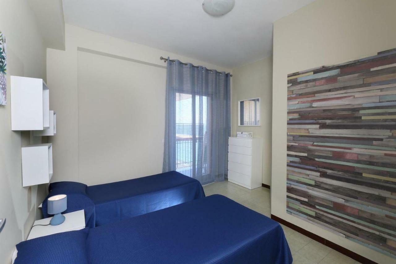 Il Cavalluccio Marino Apartment ซานตาเทเรซา ดี รีวา ภายนอก รูปภาพ
