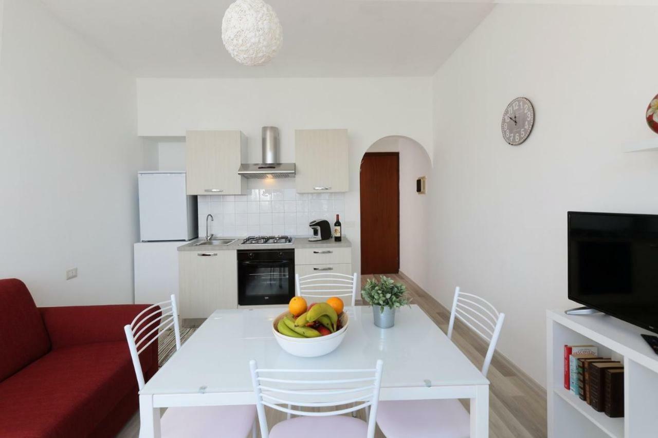Il Cavalluccio Marino Apartment ซานตาเทเรซา ดี รีวา ภายนอก รูปภาพ