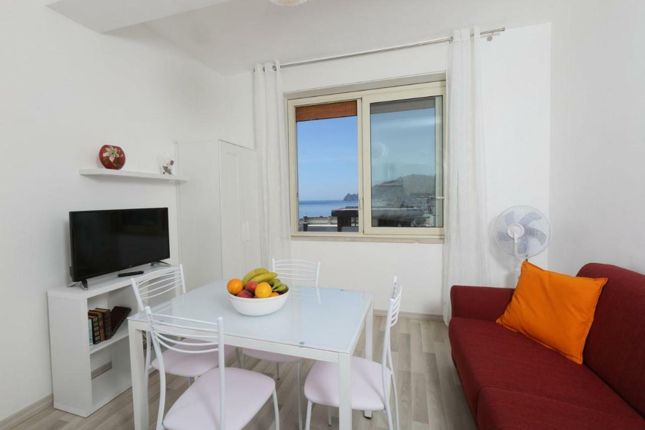 Il Cavalluccio Marino Apartment ซานตาเทเรซา ดี รีวา ภายนอก รูปภาพ