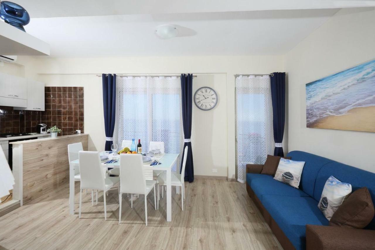 Il Cavalluccio Marino Apartment ซานตาเทเรซา ดี รีวา ภายนอก รูปภาพ